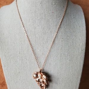 ❌SOLD❌Rose Gold Necklace With Leaf & Pearl Pendant